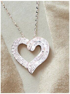 Necklace Heart-Shaped Zircon Design Silver Plated Pendant Elegant Romantic Gift